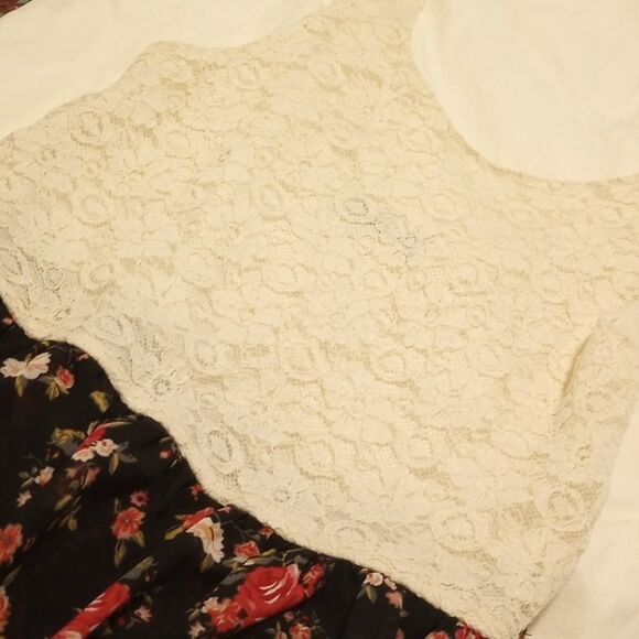 Lace and floral high low dress - Picture 4 of 12